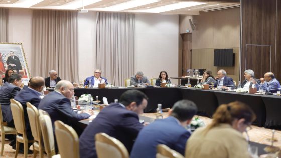 حزب “أخنوش” يوجّه رسائل مشفّرة لحلفائه ويشدّد على أولوية الانسجام الحكومي