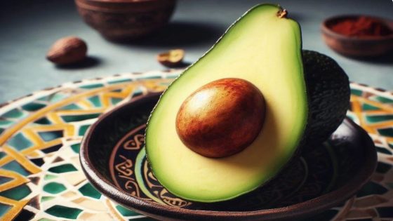 الأفوكادو المغربي يشعل الجدل في إسبانيا.. نجاح فلاحي أم تهديد للمزارع الأوروبي؟