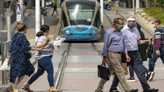 تحذيرات من انقراض الطبقة الوسطى وسط صمت حكومي ومطالب بتدخل عاجل