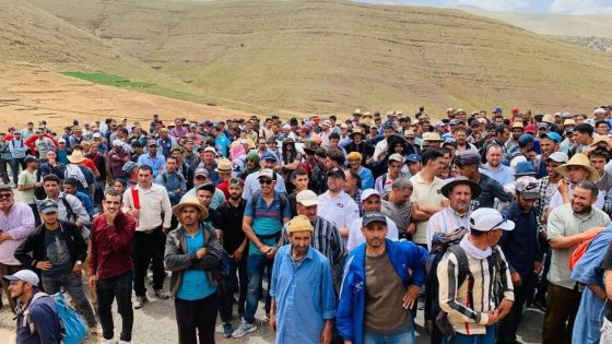 مسيرة الكرامة من آيت بوكماز تُحرّك السلطات ومسؤولو أزيلال يتعهدون بالاستجابة للمطالب