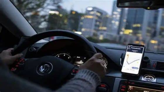 سائقو التطبيقات الذكية يطرقون باب وزارة الداخلية لتقنين النقل الرقمي بالمغرب