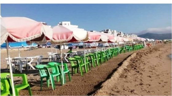 انتشار فوضى رخص الجماعات واحتلال الشواطئ خلال الصيف يغضب المصطافين والسياح