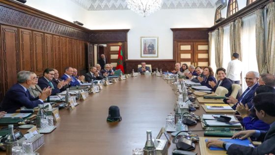 تصفيقات في مجلس الحكومة احتفاءً بفوز المنتخب المغربي لأقل من 20 سنة بكأس العالم وتهنئة خاصة من أخنوش لفوزي لقجع