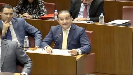 حزب أخنوش يتهم المعارضة بالشعبوية والتضليل ويحذر من “دراما سياسية بئيسة” تهدد ثقة المغاربة