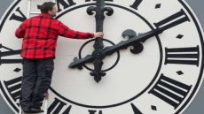 مطالب برلمانية بإحالة “الساعة الإضافية” على المجلس الاقتصادي والاجتماعي لتقييم آثارها