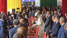 رئيس الكونغو يخترق البروتوكول لتحية رئيس مجلس النواب تقديرا لجلالة الملك محمد السادس