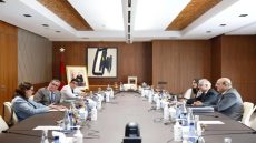 الأغلبية الحكومية تدعم قرار أخنوش العودة إلى التوقيت القانوني للمملكة